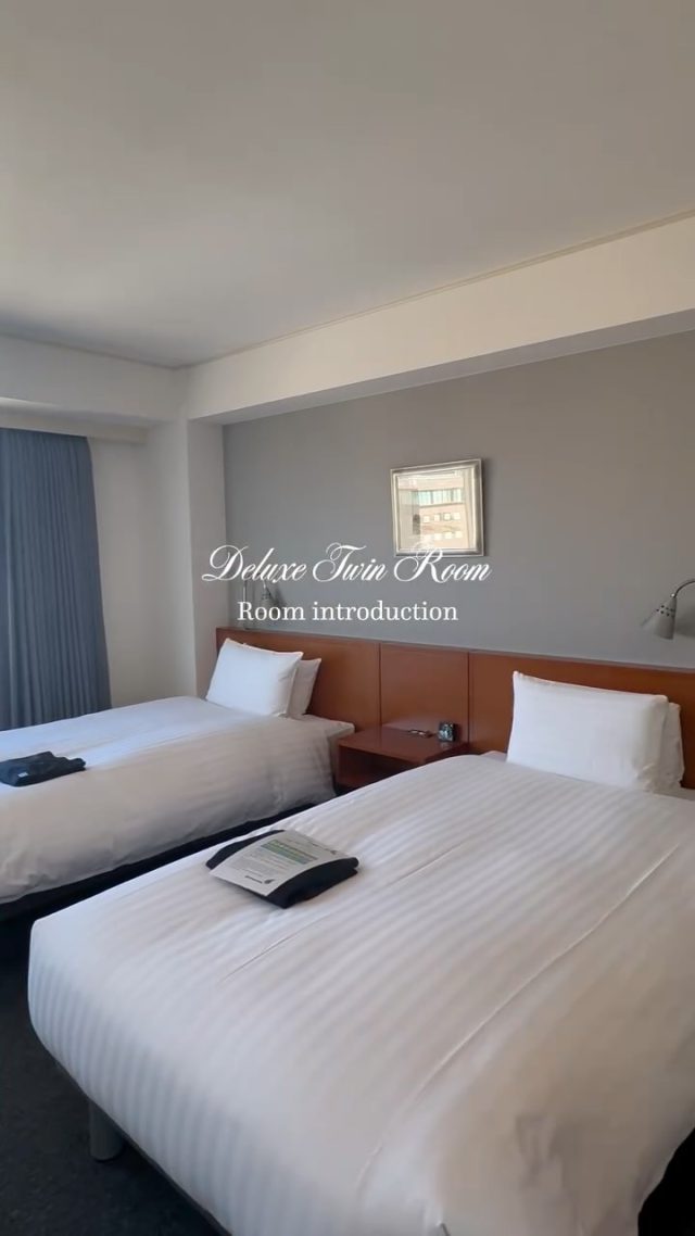 デラックスツインの紹介をします！🌟

デラックスは当ホテルの最上階！！
14階にお部屋がございます♪

広さは27平米となっており、広々と過ごしやすいお部屋となっております♪
また、最上階ということもあって景色がとても綺麗です！✨

是非！デラックスツインに宿泊されてみてはいかがでしょうか🤵🏻‍♀️🤵🏻
⁡
⁡
 # ホテルサンデイズ鹿児島
 #ホテルサンデイズ奄美
 #デラックスツイン
 #鹿児島
 #kagoshima